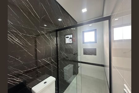 Casa de condomínio à venda com 135m², 3 quartos e 2 vagasBanheiro da Suíte