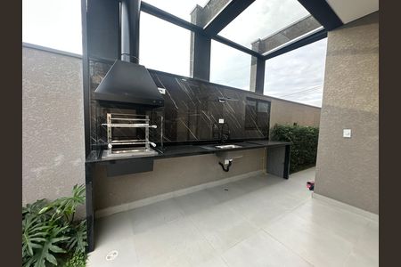 Casa de condomínio à venda com 135m², 3 quartos e 2 vagasChurrasqueira