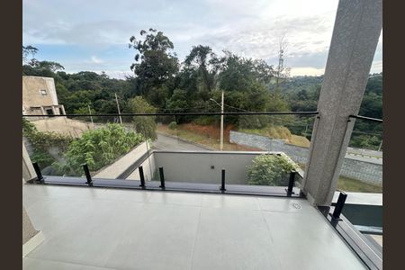 Casa de condomínio à venda com 135m², 3 quartos e 2 vagasVaranda