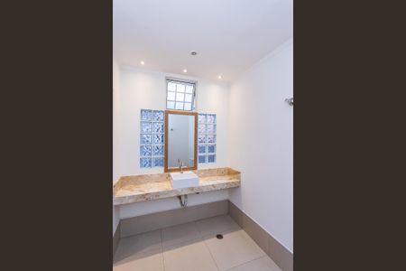 Lavabo de casa para alugar com 5 quartos, 180m² em Vila Pereira Barreto, São Paulo