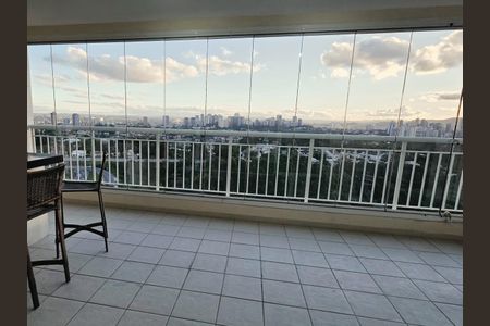 Apartamento para alugar com 158m², 3 quartos e 3 vagas Apartamento para alugar com 158m², 3 quartos e 3 vagasVaranda