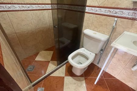 Banheiro de casa para alugar com 3 quartos, 100m² em Parque Laguna E Dourados, Duque de Caxias