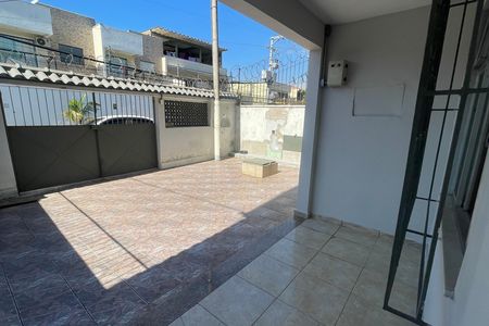 Garagem de casa para alugar com 3 quartos, 100m² em Parque Laguna E Dourados, Duque de Caxias