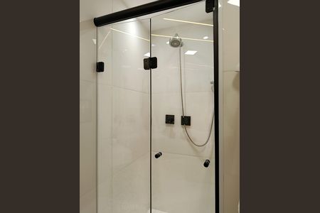 Apartamento para alugar com 85m², 1 quarto e 2 vagas Apartamento para alugar com 85m², 1 quarto e 2 vagasPavimento superior - Banheiro da Suíte