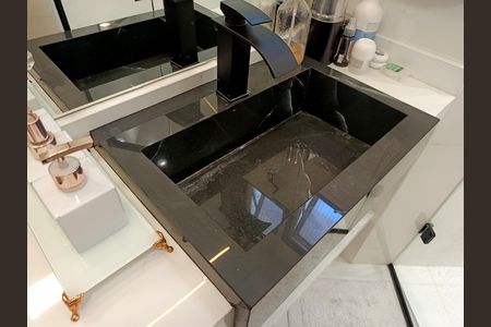 Apartamento para alugar com 85m², 1 quarto e 2 vagas Apartamento para alugar com 85m², 1 quarto e 2 vagasPavimento superior - Banheiro da Suíte