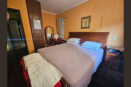 Casa à venda com 4 quartos, 230m² em Jardim Bonfiglioli, São Paulo