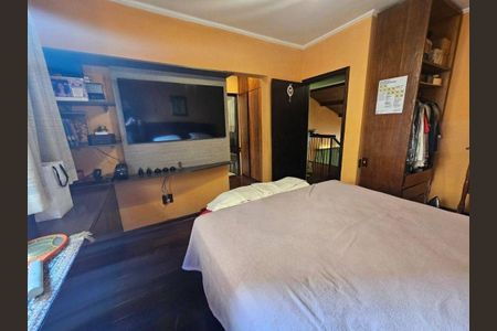 Casa à venda com 4 quartos, 230m² em Jardim Bonfiglioli, São Paulo