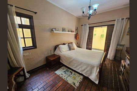 Casa à venda com 4 quartos, 230m² em Jardim Bonfiglioli, São Paulo