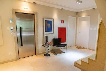 Apartamento à venda com 71m², 2 quartos e 1 vaga Apartamento à venda com 71m², 2 quartos e 1 vagaElevador