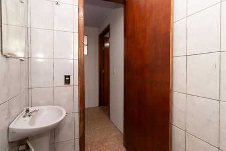 Casa para alugar com 80m², 3 quartos e 3 vagasBanheiro Social