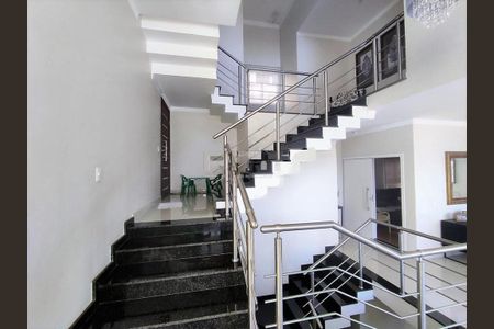 Casa para alugar com 364m², 4 quartos e 2 vagas
