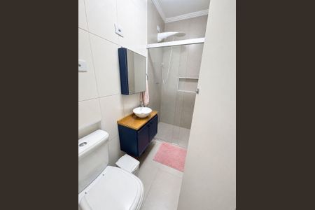 Casa à venda com 100m², 3 quartos e 2 vagas Casa à venda com 100m², 3 quartos e 2 vagasBanheiro da Suíte