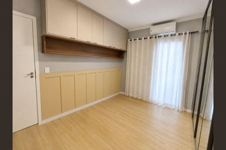 Casa à venda com 100m², 3 quartos e 2 vagas Casa à venda com 100m², 3 quartos e 2 vagasSuíte