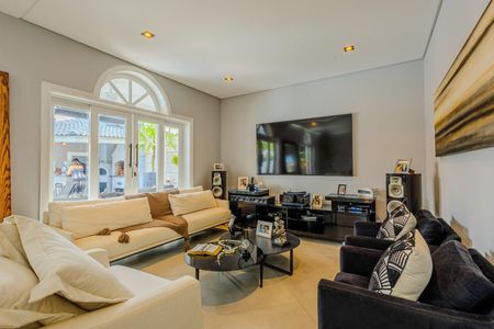 Casa à venda com 3 quartos, 360m² em Alphaville, Santana de Parnaíba