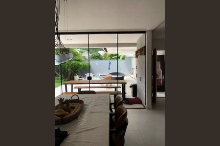 Casa à venda com 4 quartos, 300m² em Itaipu, Niterói