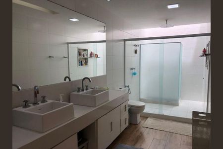 Casa à venda com 300m², 4 quartos e 3 vagas