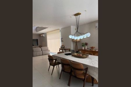 Casa à venda com 300m², 4 quartos e 3 vagas