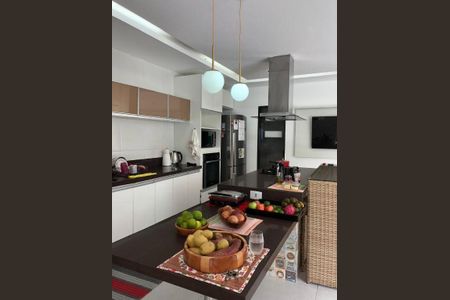 Casa à venda com 300m², 4 quartos e 3 vagas