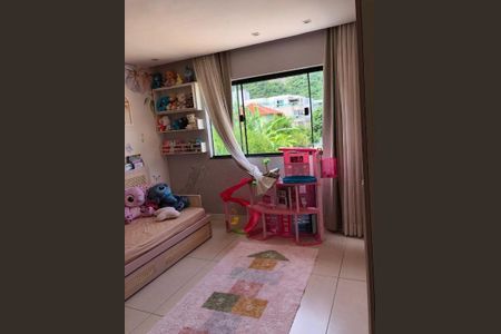 Casa à venda com 300m², 4 quartos e 3 vagas