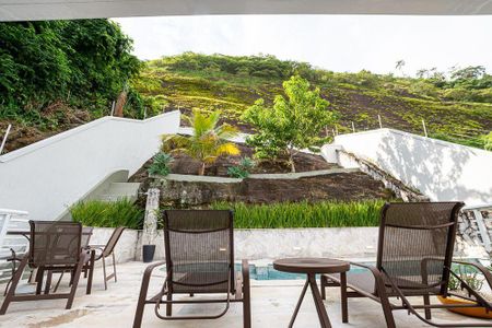 Casa à venda com 298m², 4 quartos e 2 vagas