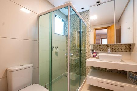 Casa à venda com 298m², 4 quartos e 2 vagas