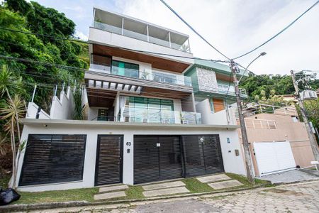 Casa à venda com 298m², 4 quartos e 2 vagas