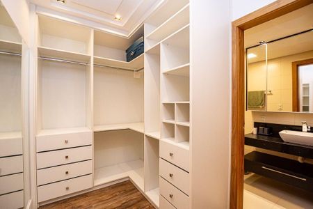 Casa à venda com 298m², 4 quartos e 2 vagas