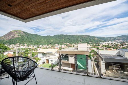 Casa à venda com 298m², 4 quartos e 2 vagas