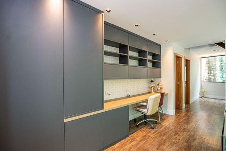 Casa à venda com 298m², 4 quartos e 2 vagas