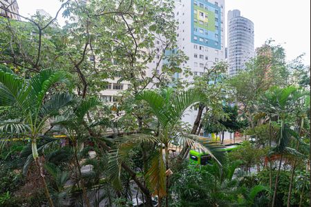 Vista da Sala de apartamento para alugar com 2 quartos, 75m² em Bela Vista, São Paulo