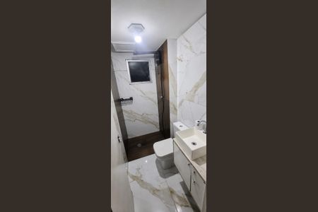 Banheiro de apartamento para alugar com 2 quartos, 45m² em Água Chata, Guarulhos