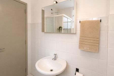 Banheiro de kitnet/studio à venda com 1 quarto, 41m² em Cerqueira César, São Paulo