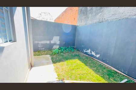 Quintal de casa para alugar com 2 quartos, 60m² em Aguassai, Cotia