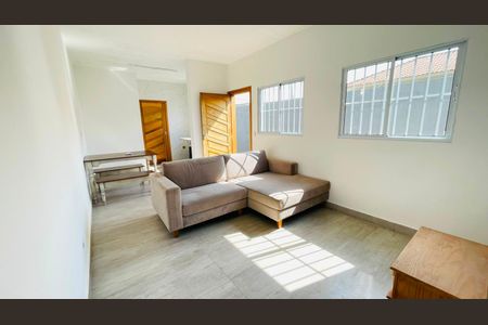 Sala de casa para alugar com 2 quartos, 60m² em Aguassai, Cotia
