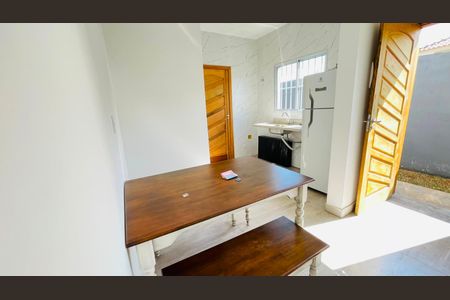 Cozinha de casa para alugar com 2 quartos, 60m² em Aguassai, Cotia