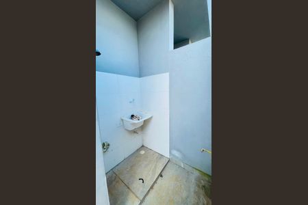 Área de Serviço de casa para alugar com 2 quartos, 60m² em Aguassai, Cotia