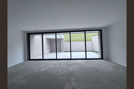 Casa à venda com 3 quartos, 230m² em Centro Empresarial Tamboré, Santana de Parnaíba