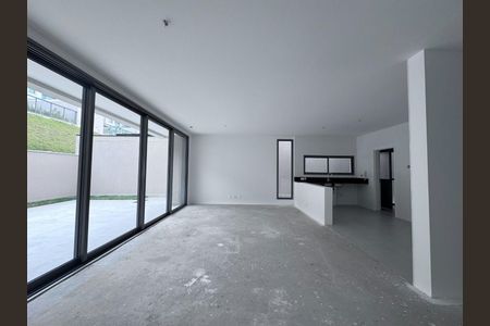 Casa à venda com 3 quartos, 230m² em Centro Empresarial Tamboré, Santana de Parnaíba