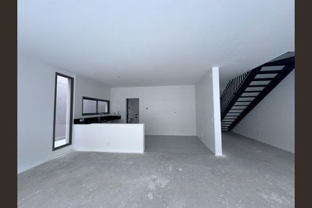 Casa à venda com 3 quartos, 230m² em Centro Empresarial Tamboré, Santana de Parnaíba