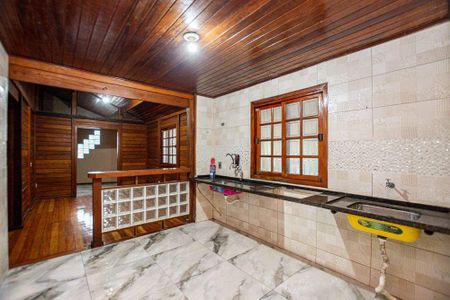Casa à venda com 472m², 4 quartos e 2 vagas