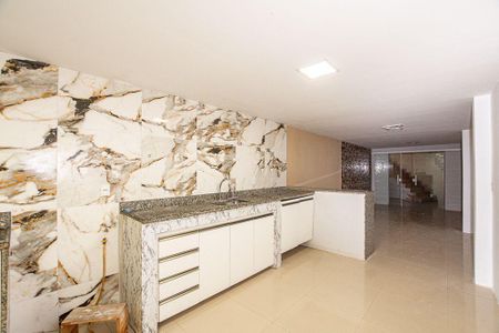 Casa à venda com 472m², 4 quartos e 2 vagas