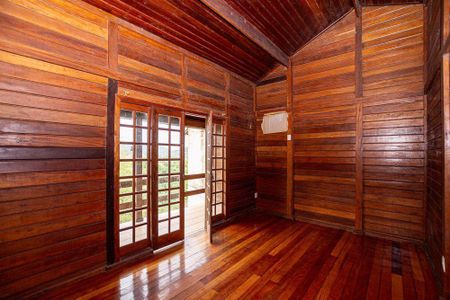 Casa à venda com 472m², 4 quartos e 2 vagas