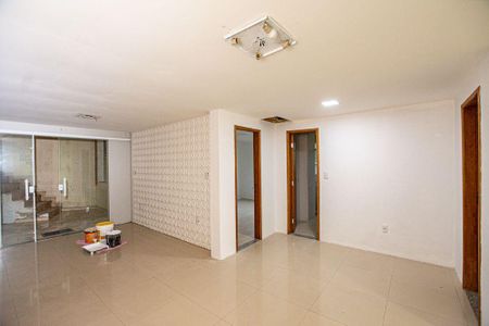 Casa à venda com 472m², 4 quartos e 2 vagas