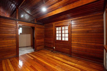 Casa à venda com 472m², 4 quartos e 2 vagas
