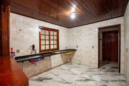 Casa à venda com 472m², 4 quartos e 2 vagas