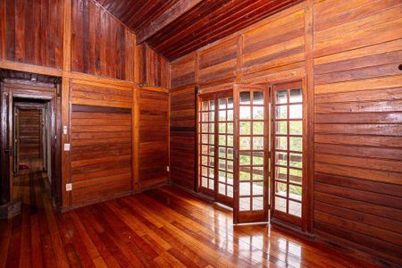 Casa à venda com 472m², 4 quartos e 2 vagas