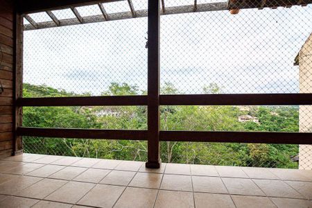 Casa à venda com 472m², 4 quartos e 2 vagas