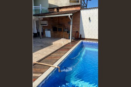 Casa à venda com 240m², 3 quartos e 1 vaga