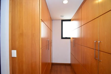 Apartamento à venda com 120m², 2 quartos e 2 vagas Apartamento à venda com 120m², 2 quartos e 2 vagascloset quarto 2