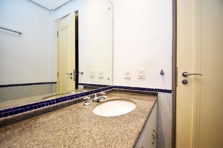 Apartamento à venda com 120m², 2 quartos e 2 vagas Apartamento à venda com 120m², 2 quartos e 2 vagasbanheiro